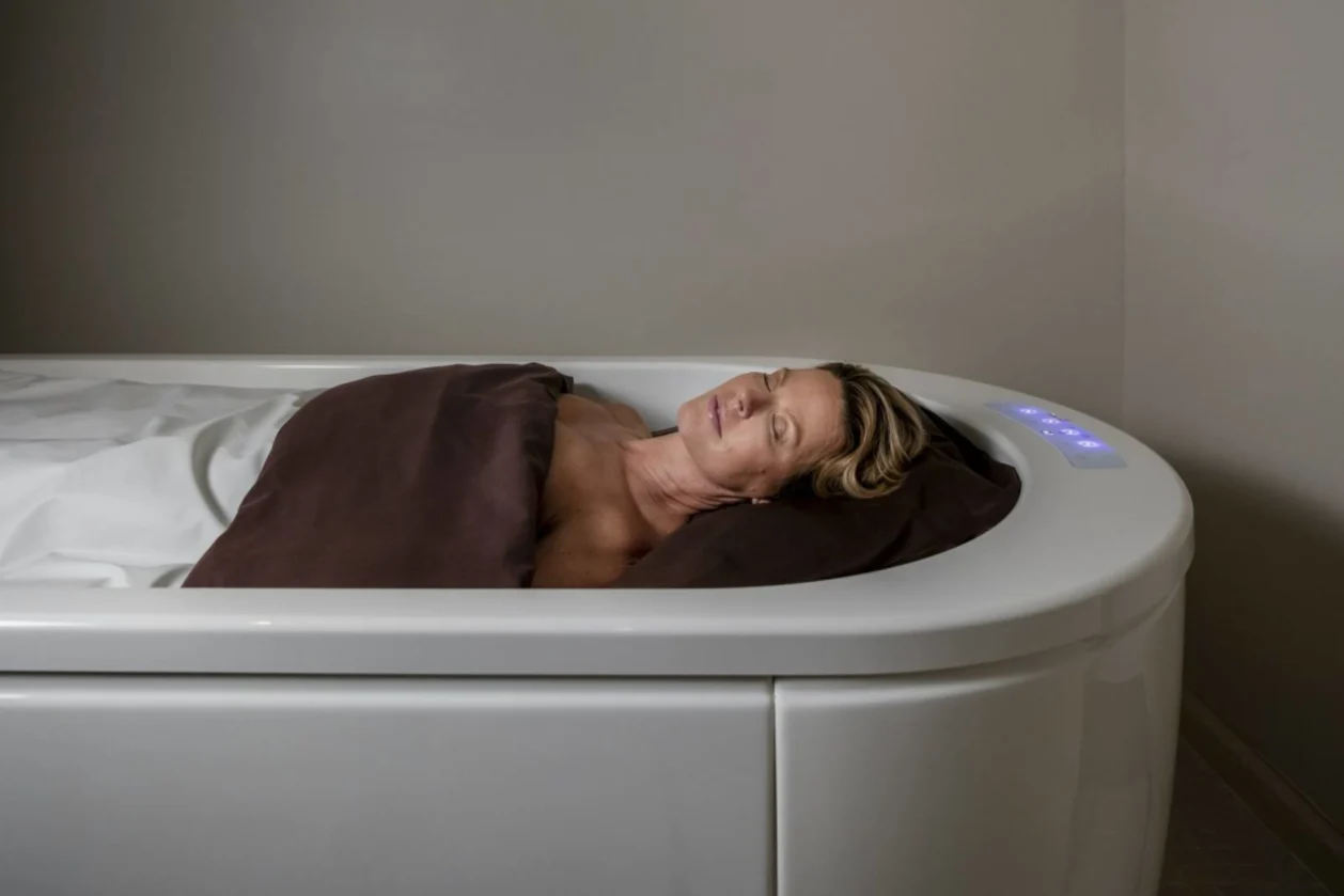 Carillon Miami med spa dry float bed